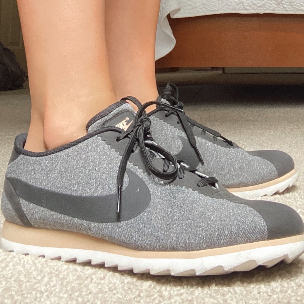 Black and Tan Nike Shoes